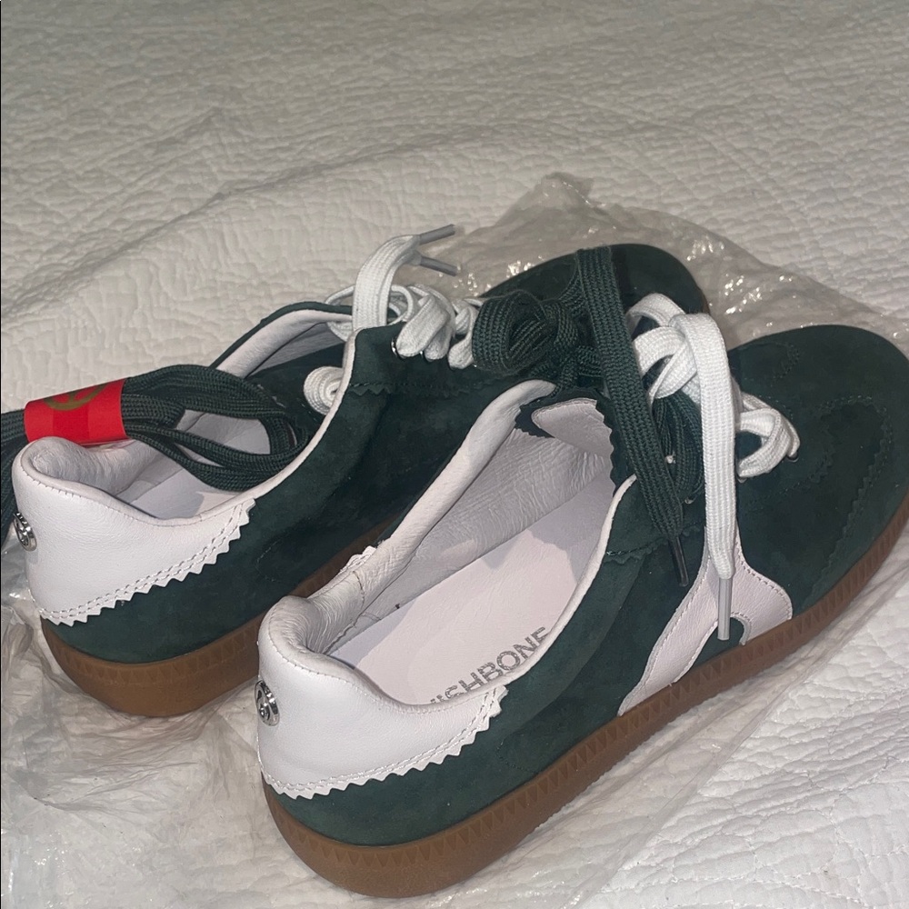 Wishbone forest green suede leather sneakers